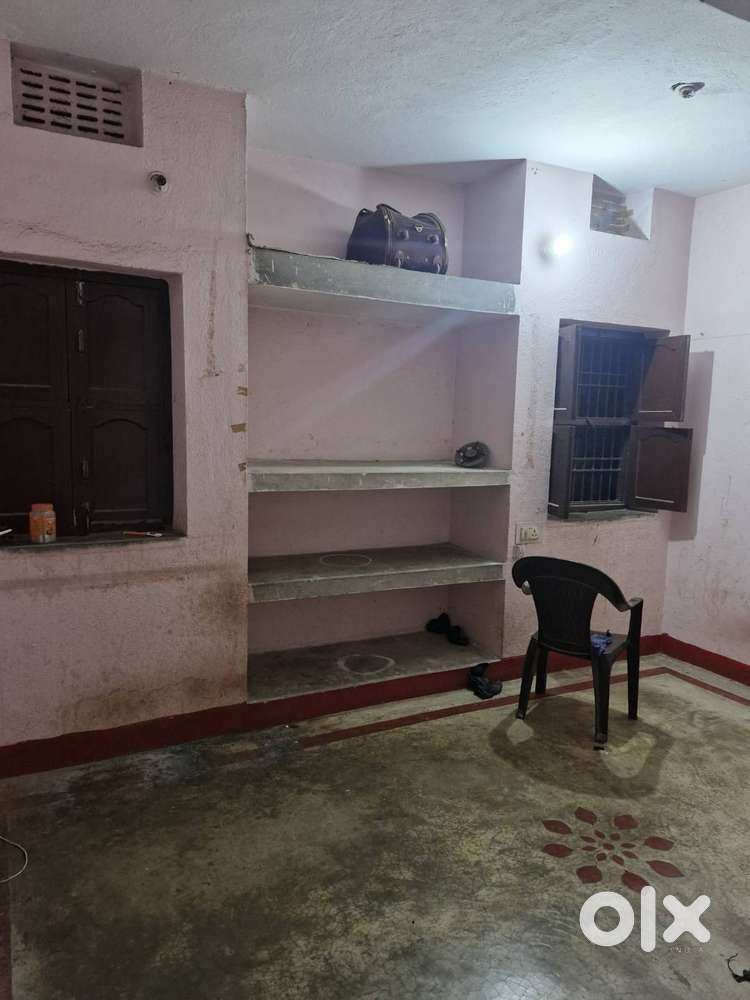 Single Room Available near Old Mithapur bus stand