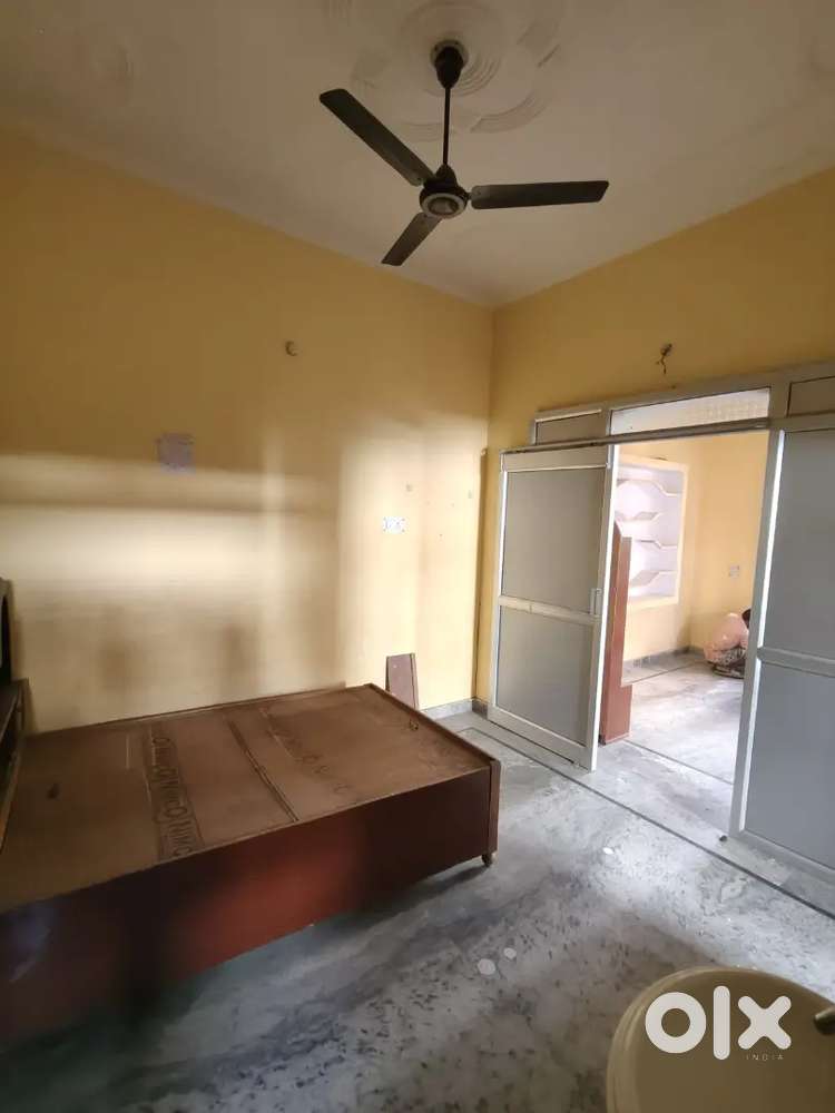 Available for rent A spacious 2 room set in Haldwani near Birla School