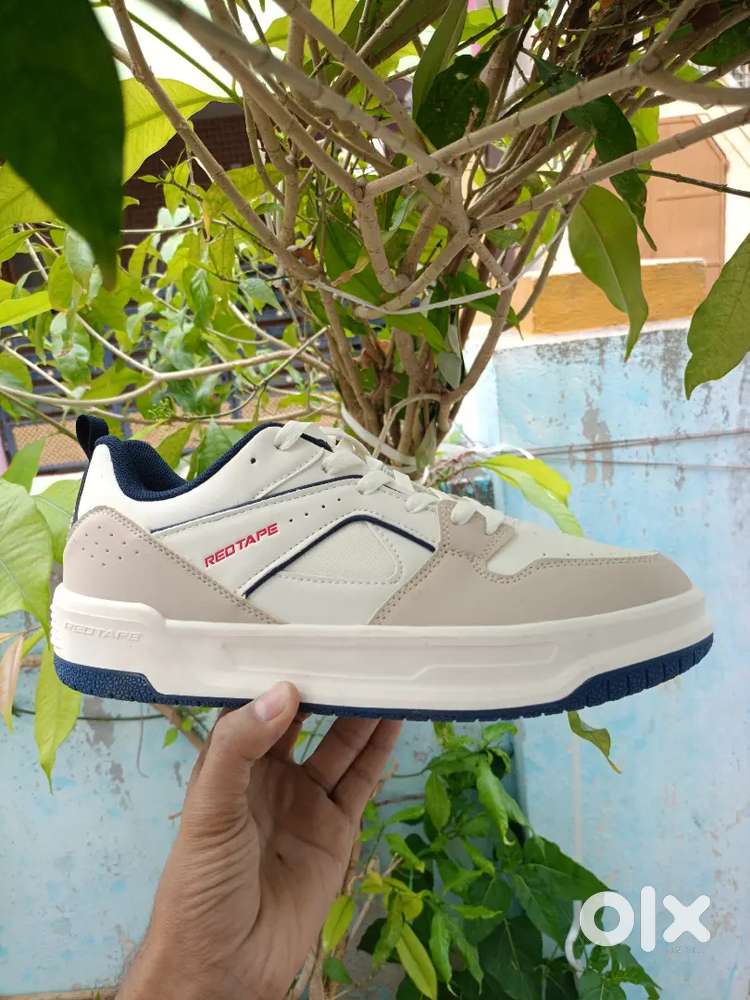 REDTAPE SNEAKERS (NOT USED). ONLINE 1500-1700rs