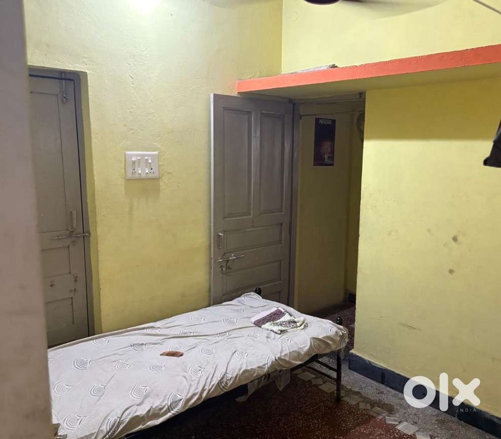 1 room for Male bachelor