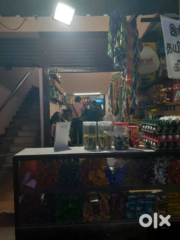 Female Staff Wanted for Juice and Snacks Shop