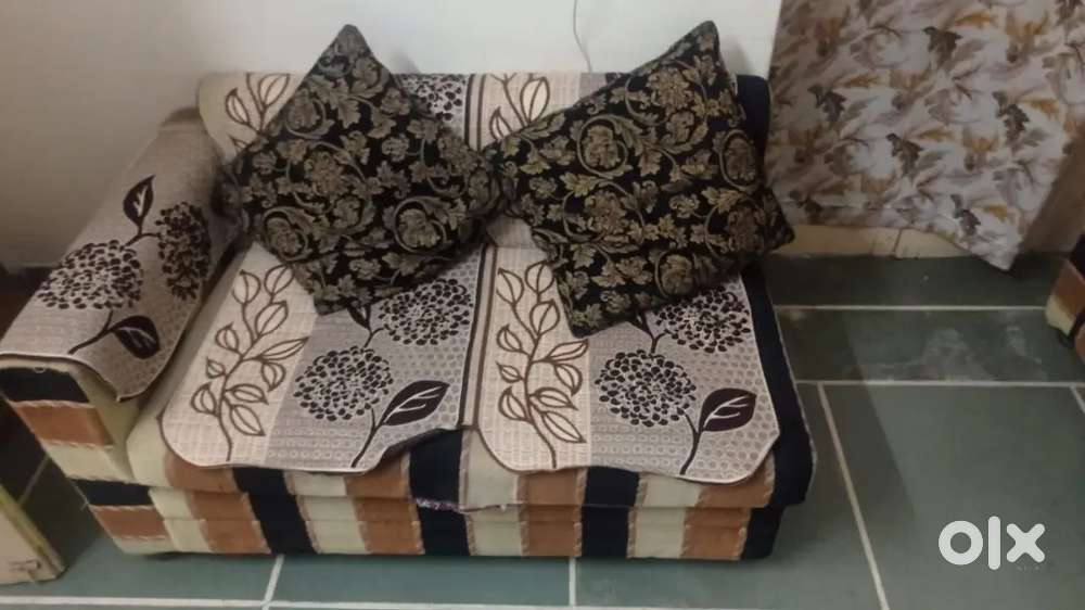 Selling multiple pieces of furniture at unbeatable prices!
