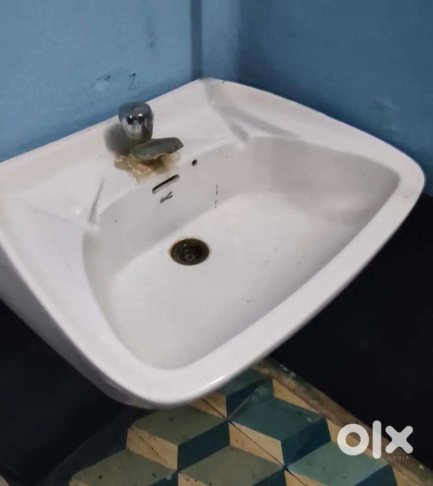 Big size wash basin - Good condition