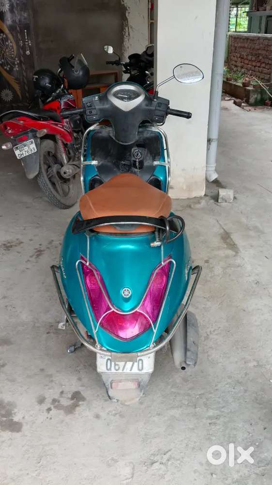 there are 4 scratches, the rest of the scooter is in good condition.