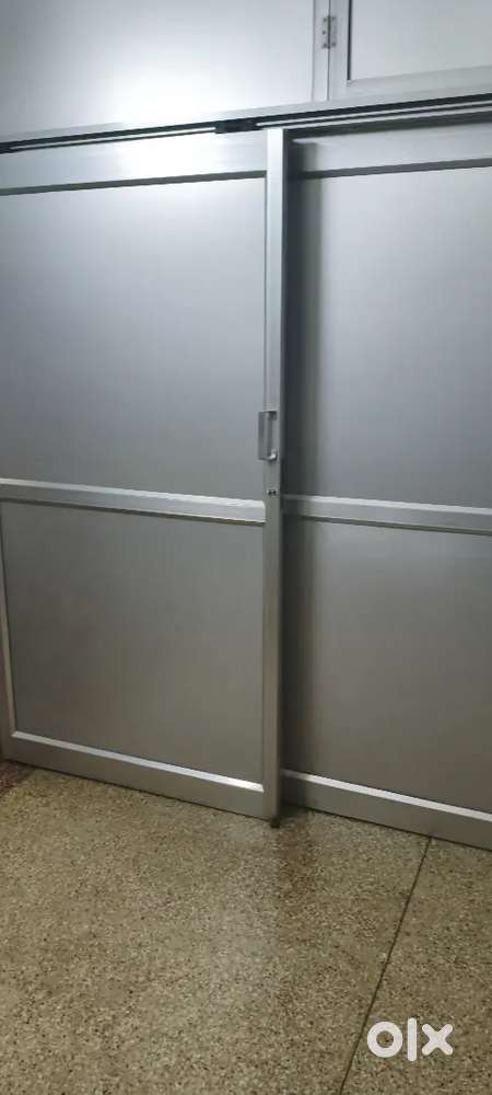 Aluminum sliding doors