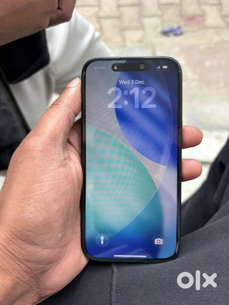 Iphone 15 midnight blue