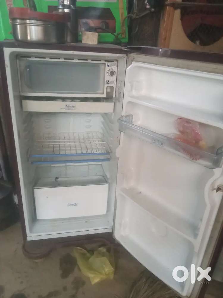 Haier फ्रीझ हे 5 साल कि वारंट्टी बाकी हे  good कडिशन