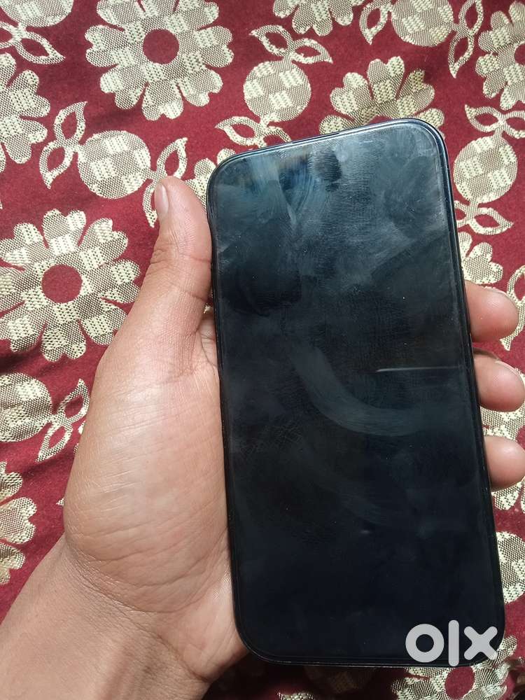 iphone 15 128 gb 89 •/• battery health