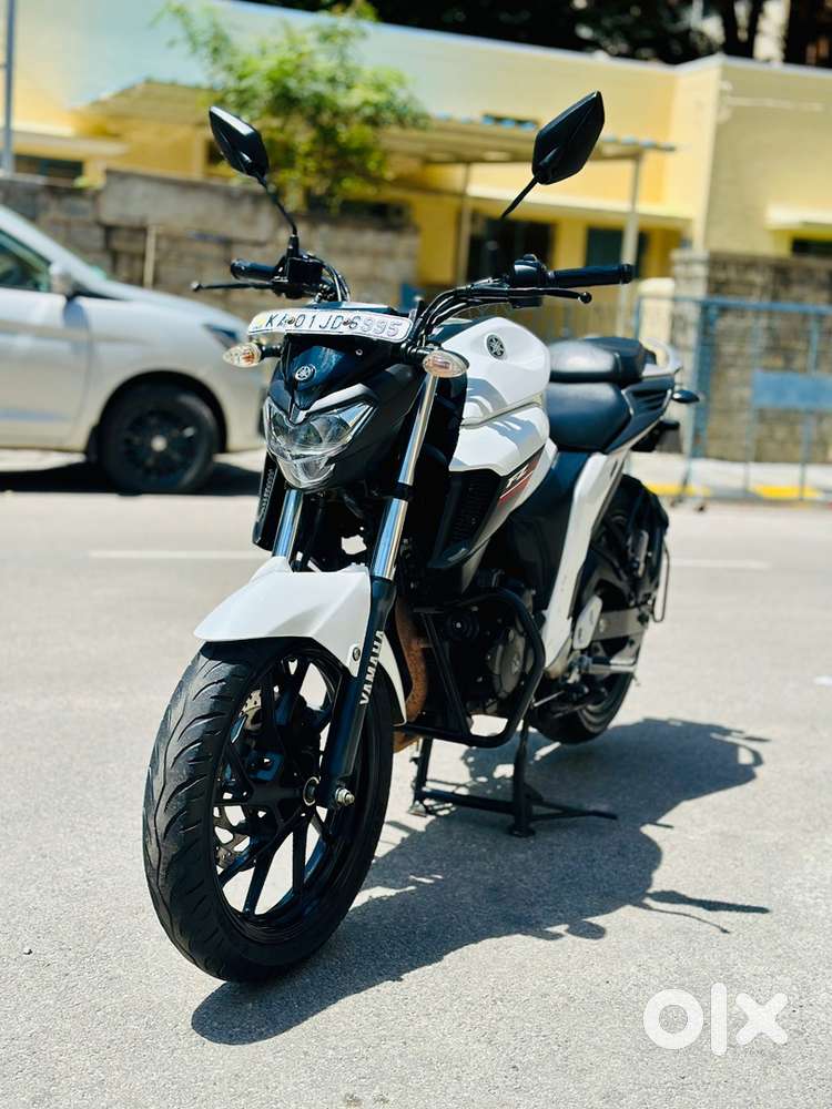 YAMAHA FZ-25 (250cc)