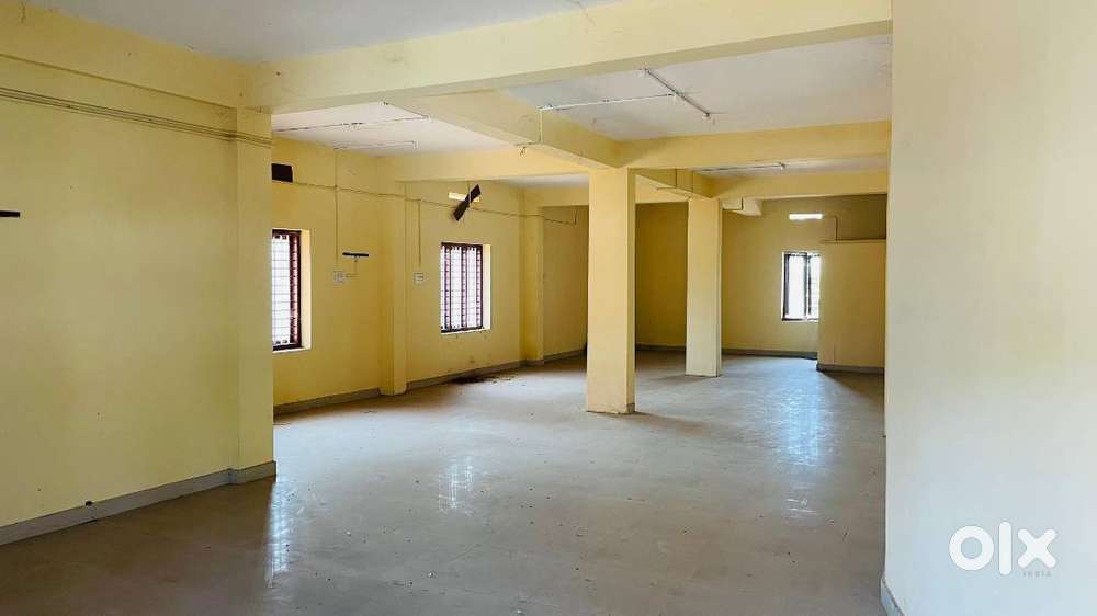 COMMERCIAL BUILDING FOR RENT