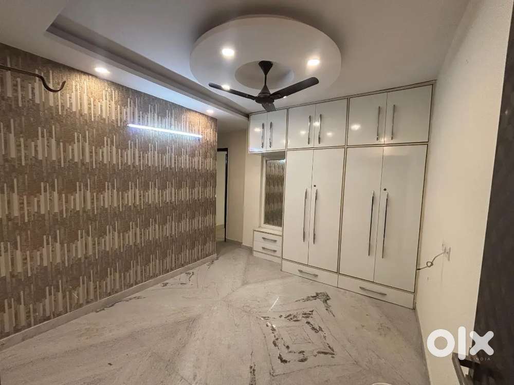 3bhk 3 side corner for sale in basai bali nagar extension