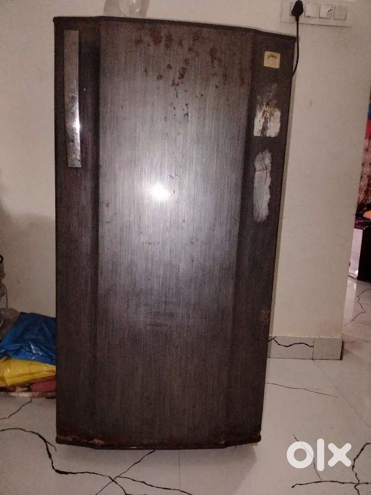 Godrej refrigerator for sale rs.2500 only gas filling required