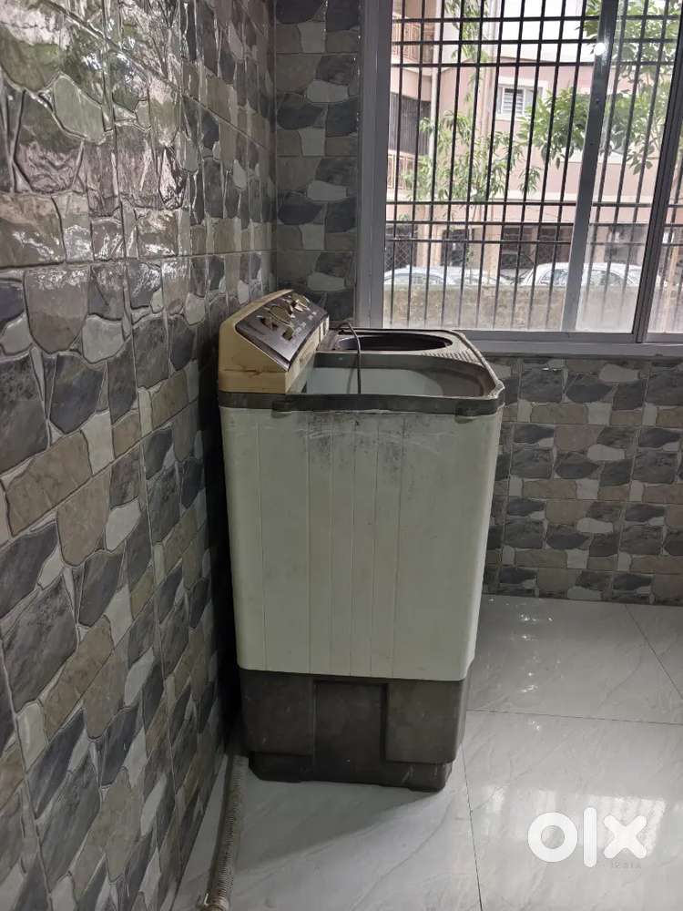Semi automatic washing machine fully working condition