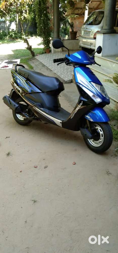 Honda dio 2010 model