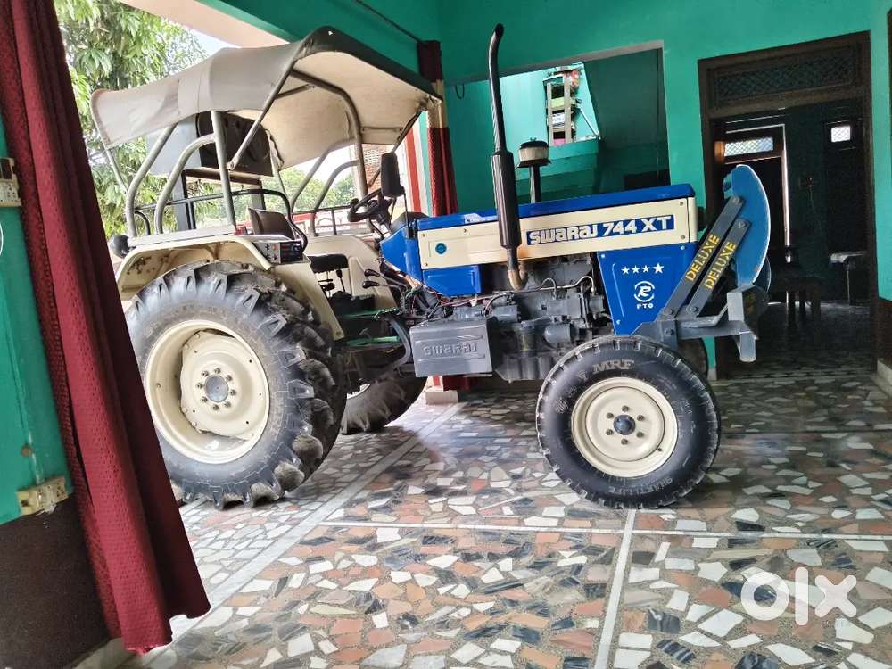 Swraj 744 XT tractor