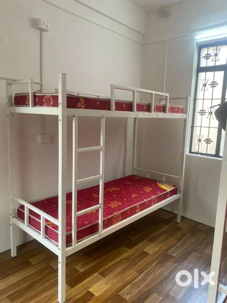 कॉट बेसिसवर जागा फक्त मुलांना देणे