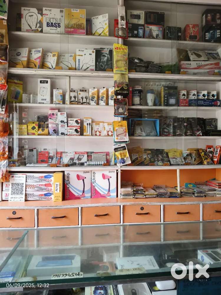 Mobile shop SETUP for sale.  Rent only 5000