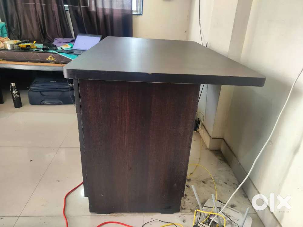 Computer Table (Large Size) 3.5* 2.5 feet
