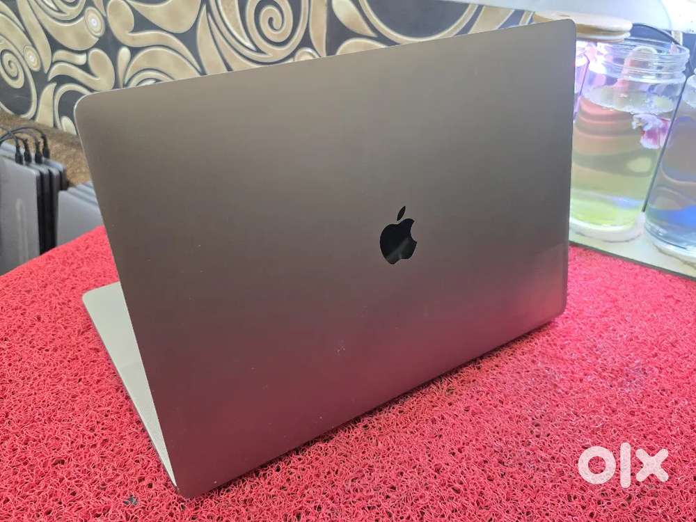 Apple Macbook Pro 2020 i7 16gb 512gb 5.5gb Graphics 16inch Retina