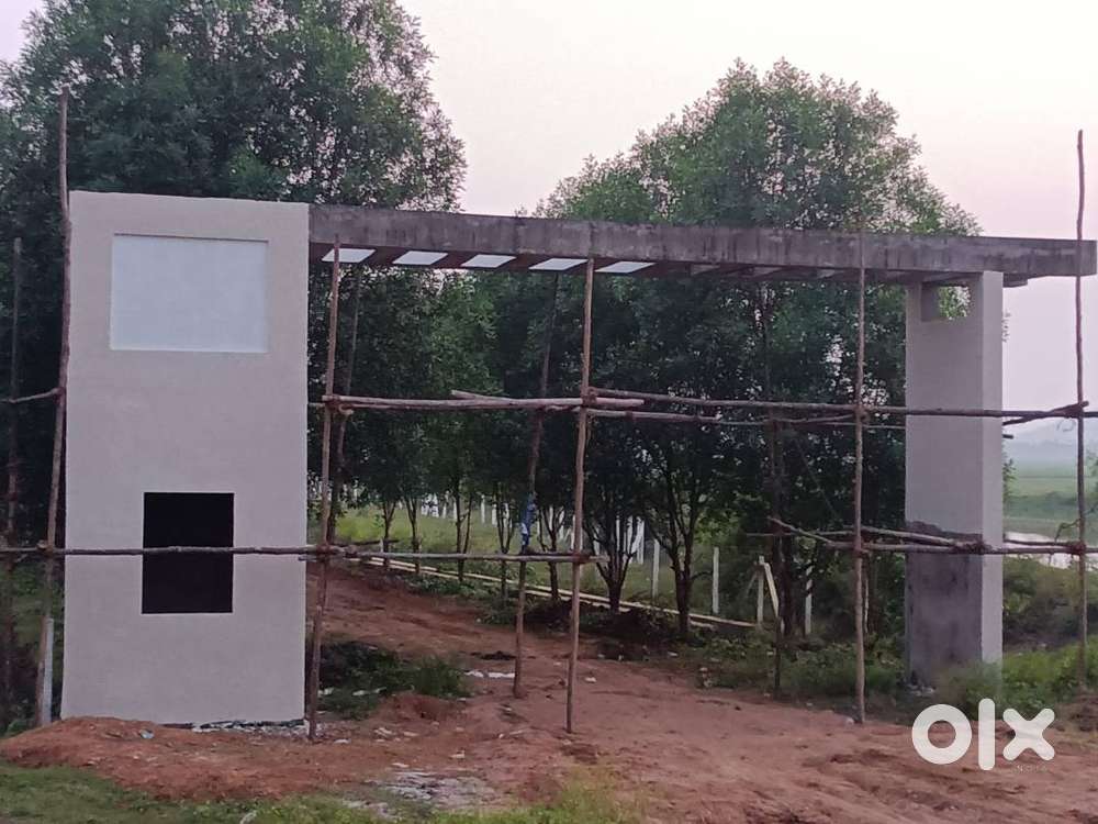 100 sqyd to 500 sqyd all facing VMRDA plots in low price