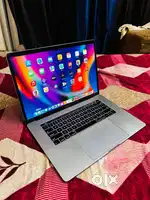 Apple MacBook Pro - 16/256GB - i7 Processor