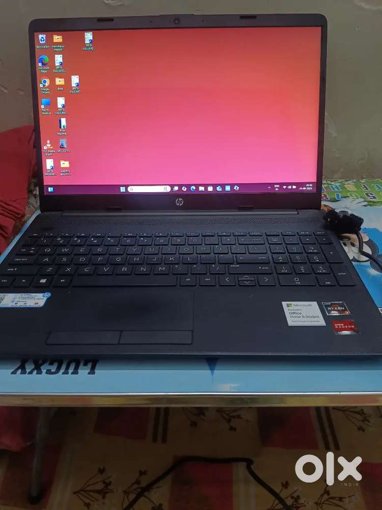 HP Laptop, brand new looks and in perfect working condition.