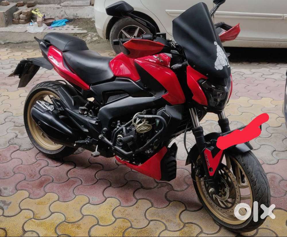 Dominar 400 ABS Red Super Bike