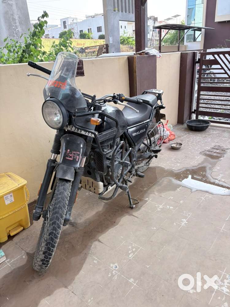 Himalayan 411 Granite Black