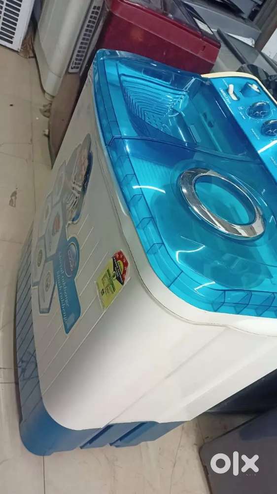 Lloyd machine 5 star 8kg 6 month used