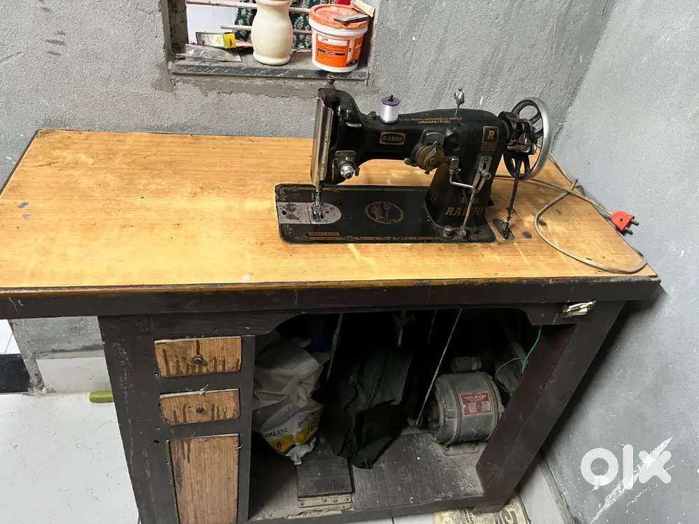 Piko and stitching machine new condition very less use koi kami nhi
