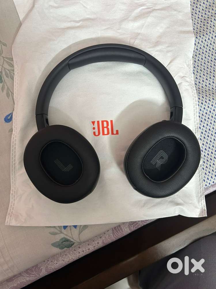 JBL brand new head phone for immediate sale