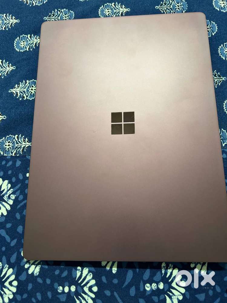 Microsoft Surface Laptop