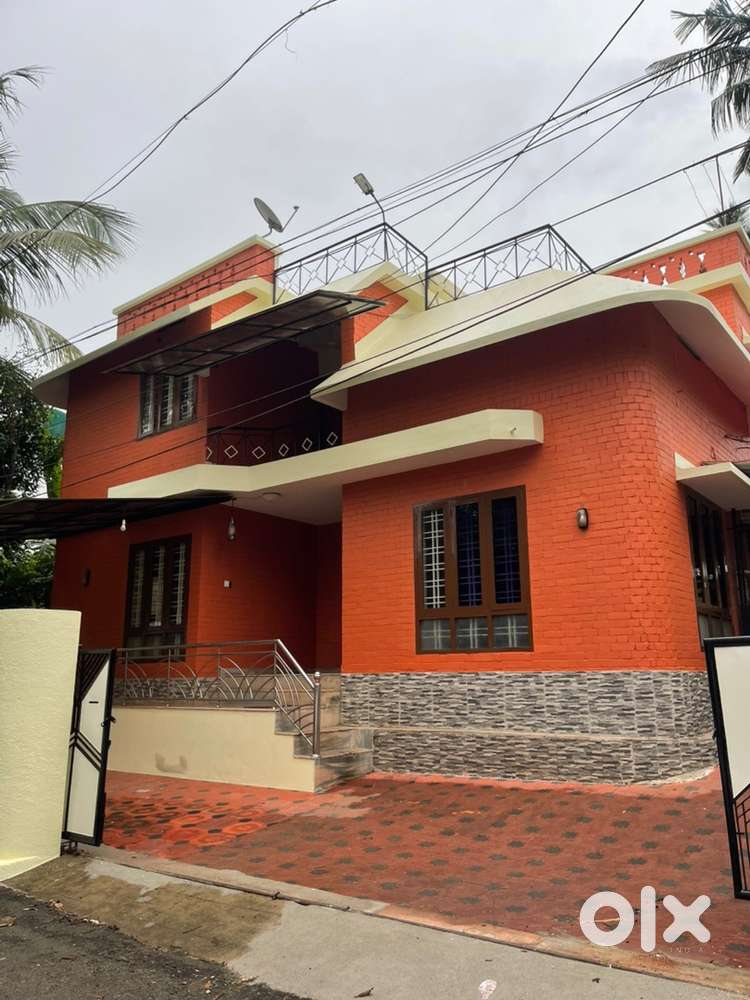 4 BHK duplex house for rent at Nalanchira