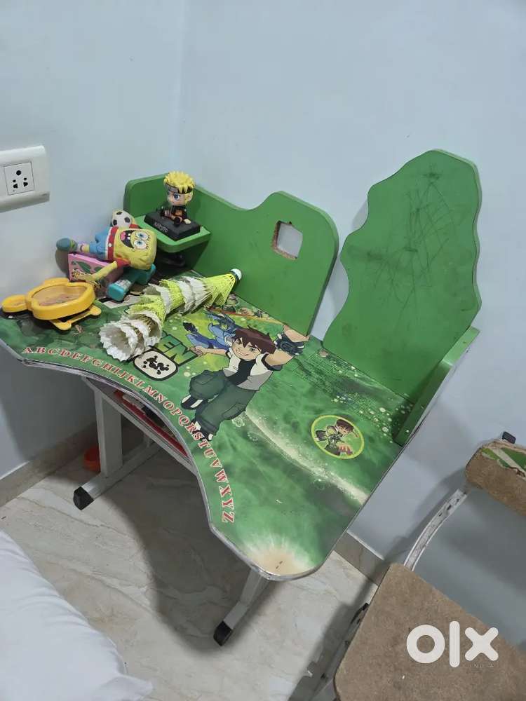 Kids study table