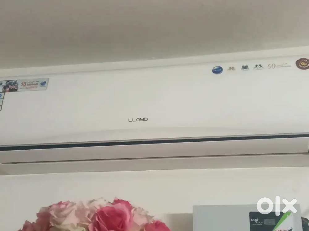 2 ton Lloyd spilt AC in good condition