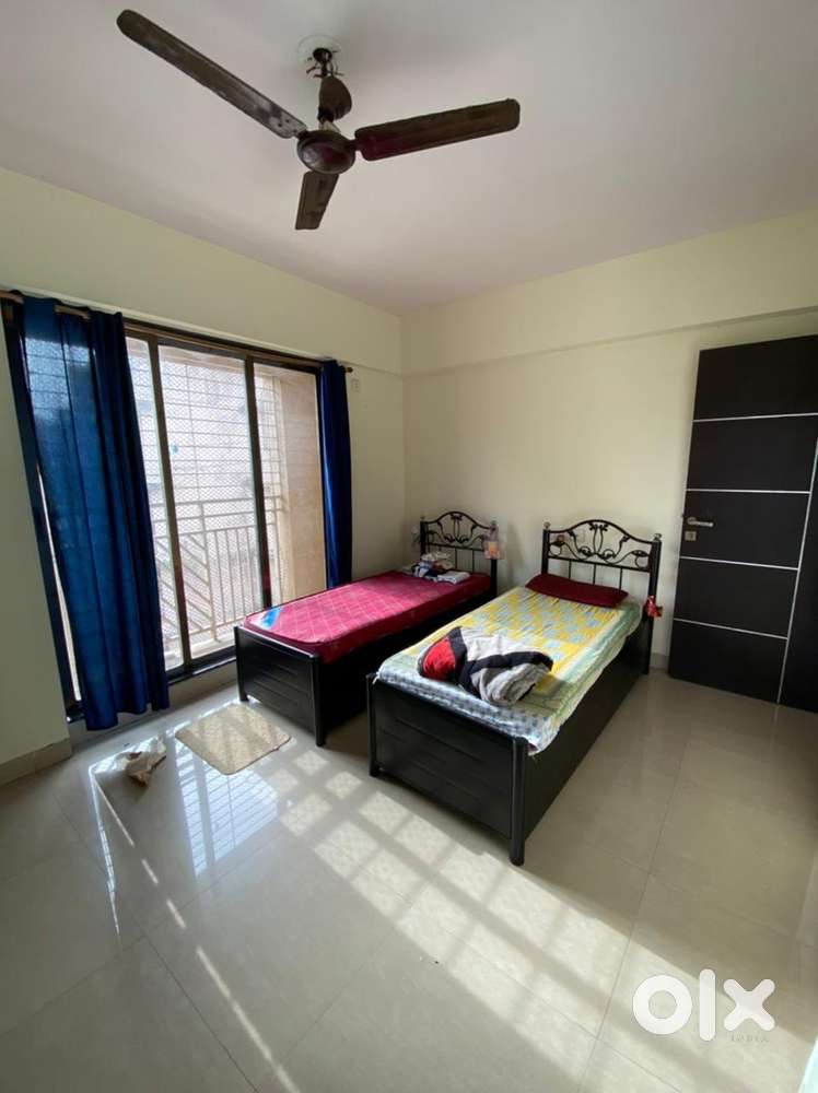 SINGLE METAL BOX BED WITH MATRESS