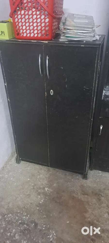 Sort almirah sell