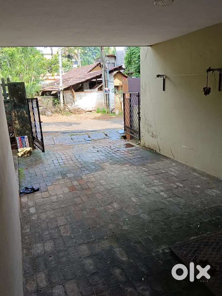 5 cents , with 1 bhk  house near beach someshwara mangaluru karnataka