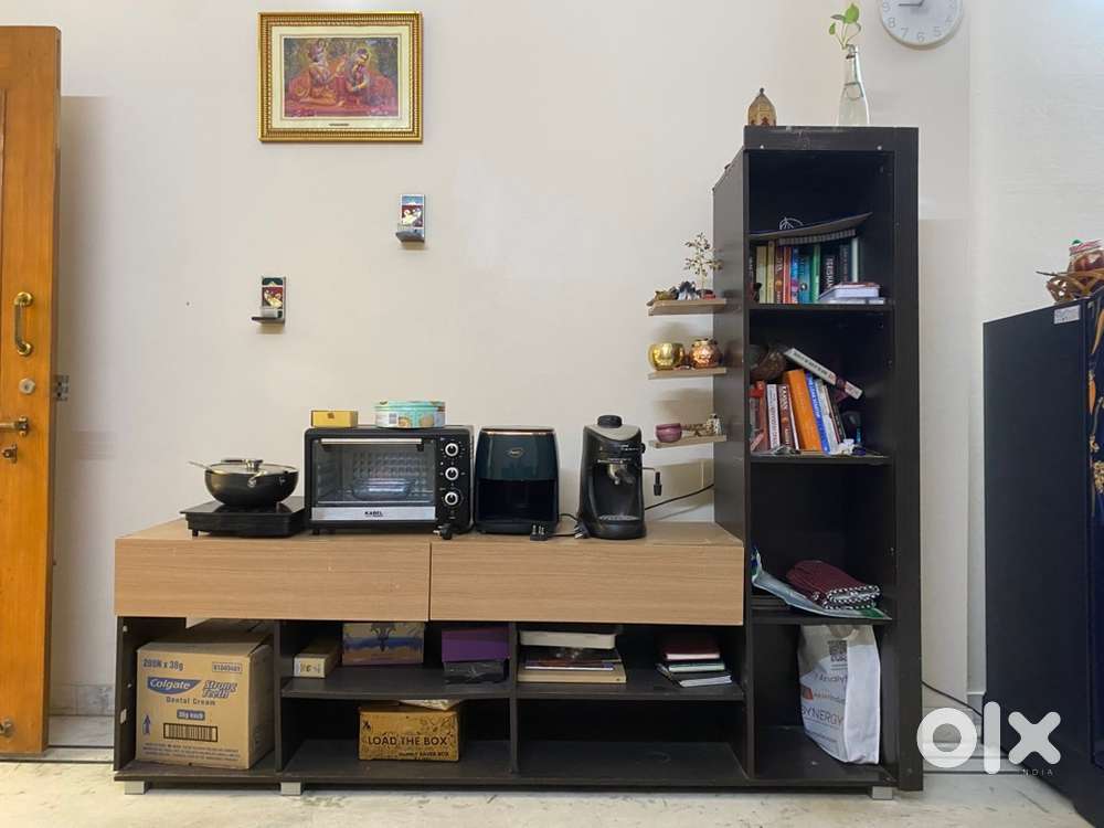 TV Unit and small Table for sale