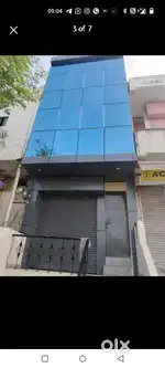 4 मंजिला ऑफिस