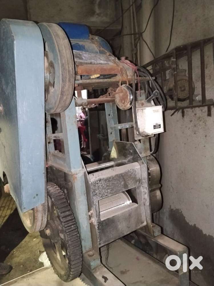 Sugarcane juice machine