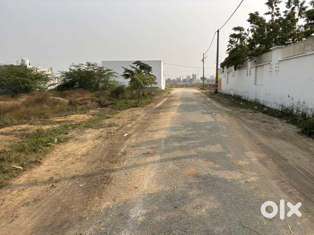 Jagriti vihar extension 128 sq meter north facing plot available