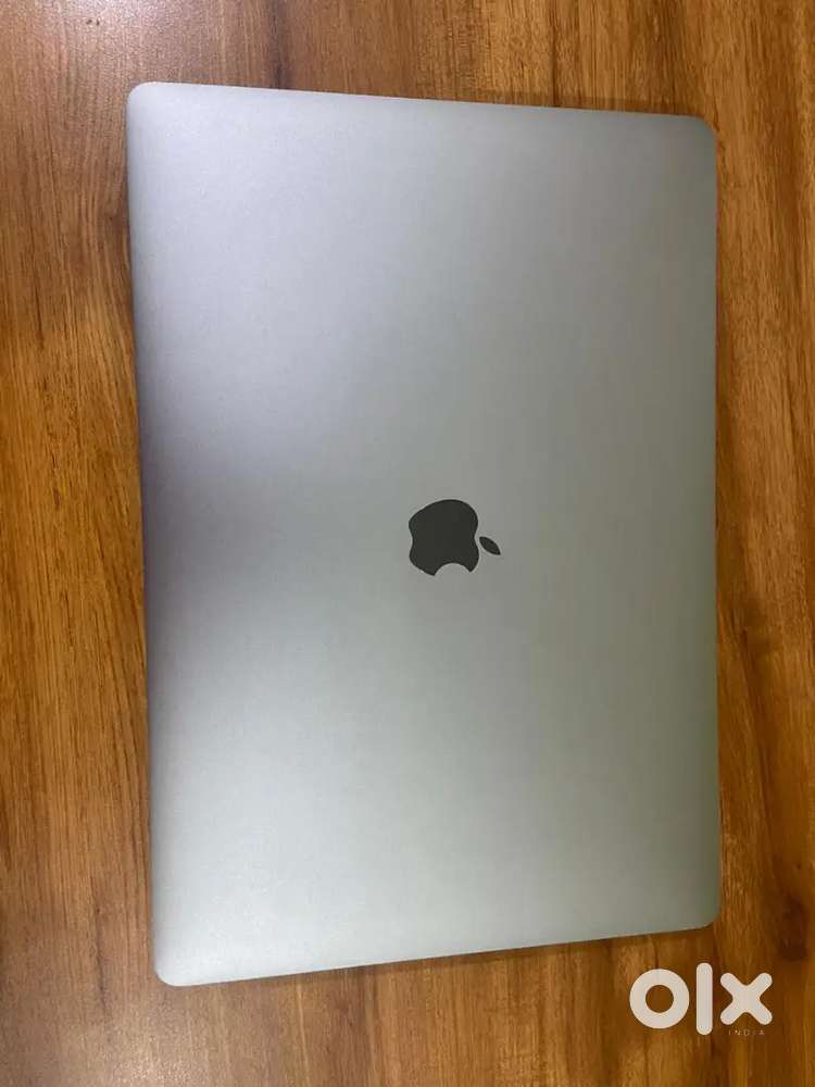 Apple MacBook Pro 15-inch 2019 TouchBar Core i7 ram 16 GB  500GB SSD