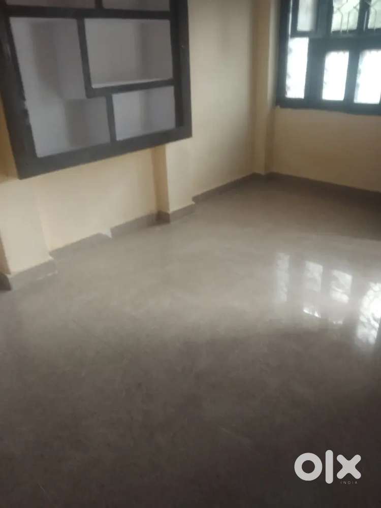 two room set one kitchen one bathroom ni Indira nagar lucknow