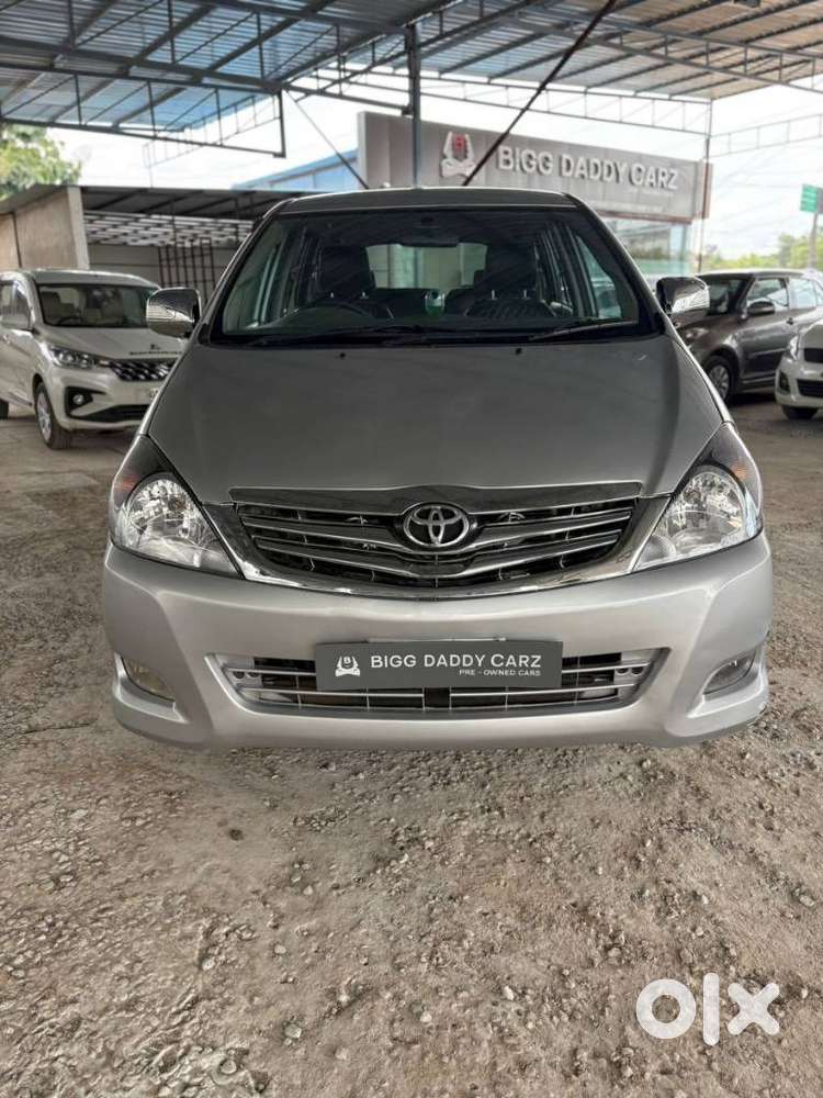 Toyota Innova 2004-2011 2.5 V Diesel 8-seater, 2009, Diesel