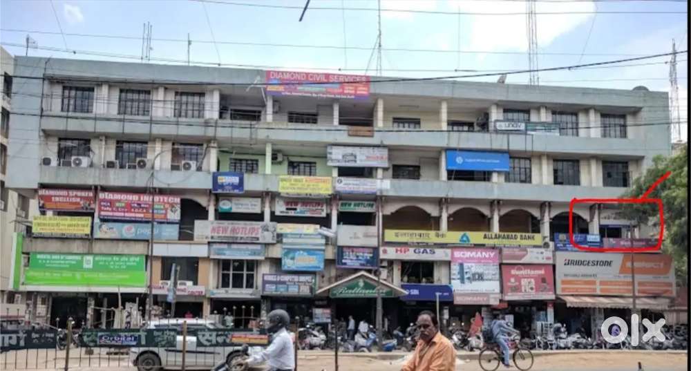 Rood side,1st floor, corner shop