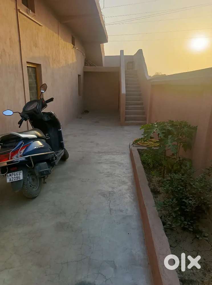 हमारी सर्विस और कहीं चली गई है ट्रांसफर हो गई