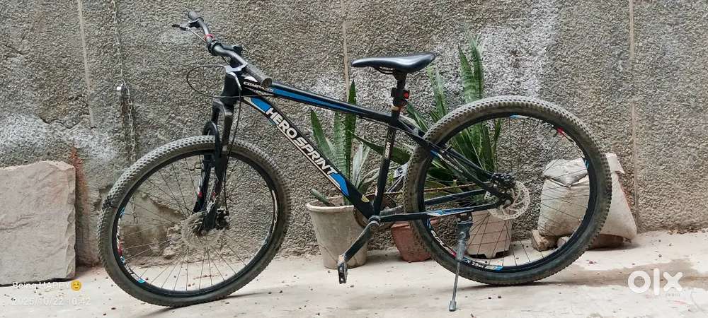 Selling Hero Cycle with Dual Disc Break with dual color combination