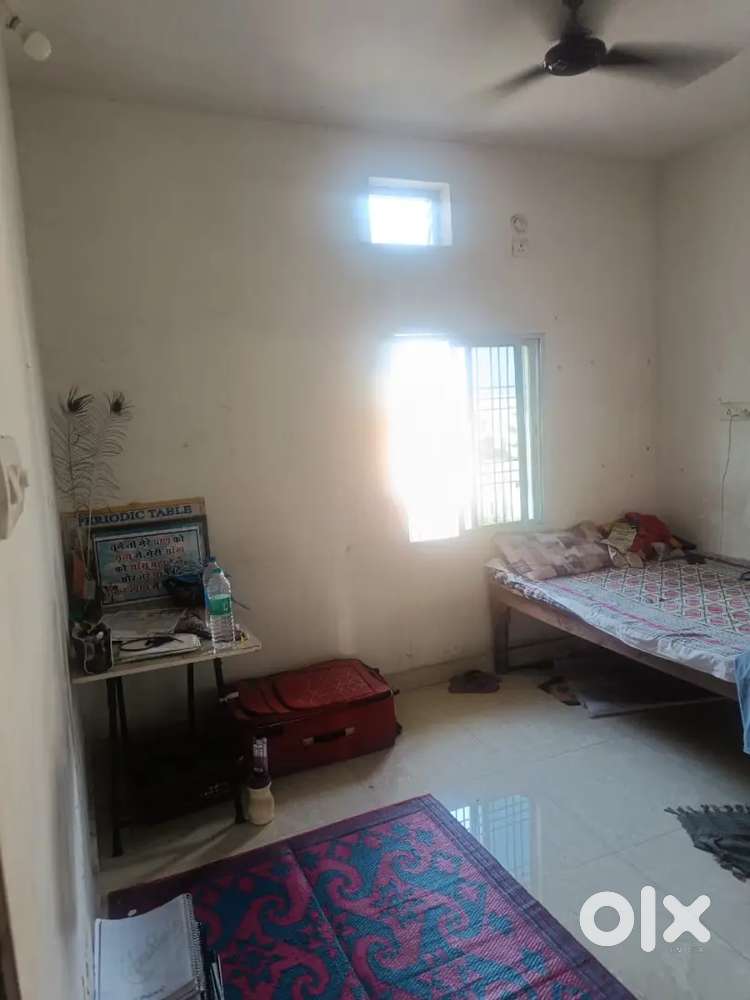 Urgently needed girl roommate