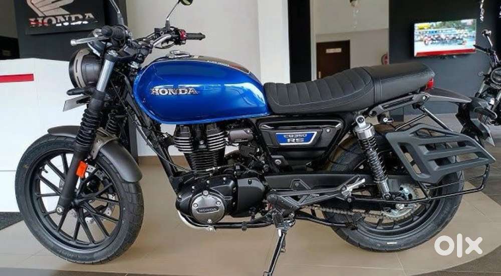 Classy and less used Cb350 RS monotone.